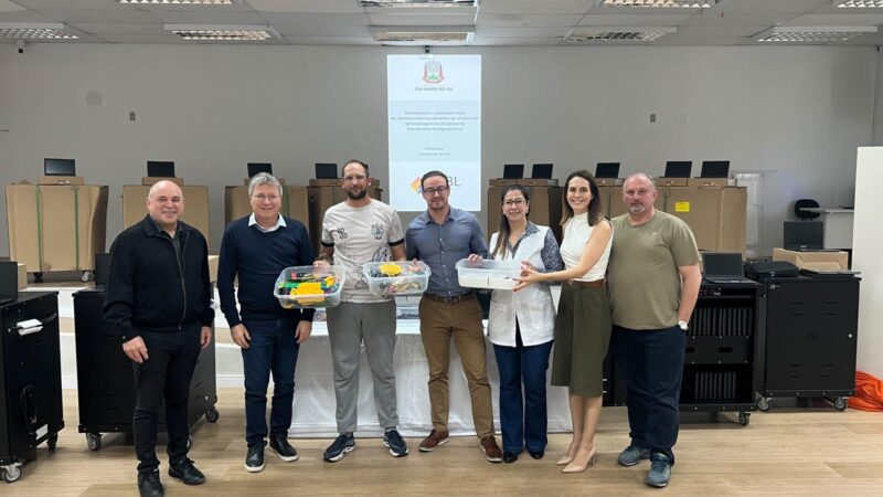 Com recursos do FRBL, alunos de São Bento do Sul recebem R$ 2 milhões em tecnologia para salas de aula