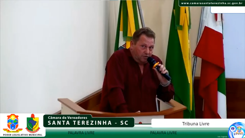 Vereador Evaldo Bauer cobra atendimento a moradores e esclarece serviço de máquinas no interior de Santa Terezinha