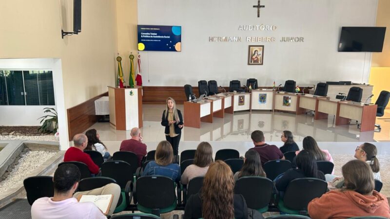 Santa Terezinha promove formação para equipes e retoma Programa Família Acolhedora