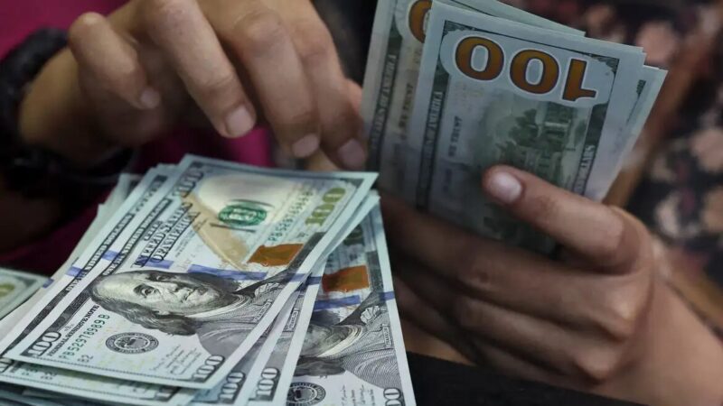 Dólar sobe para R$ 5,22 e atinge maior nível desde março