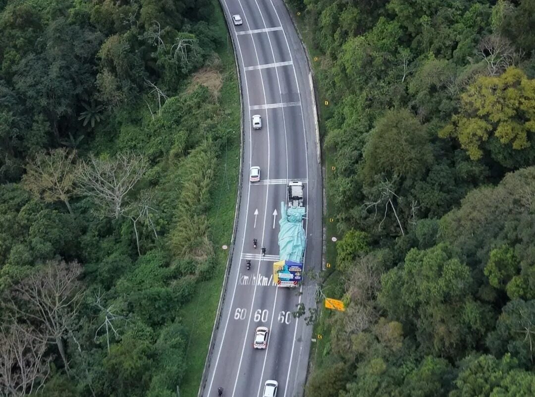 Estátua da Havan chega a Macapá após 4 mil km e inaugura loja no Amapá