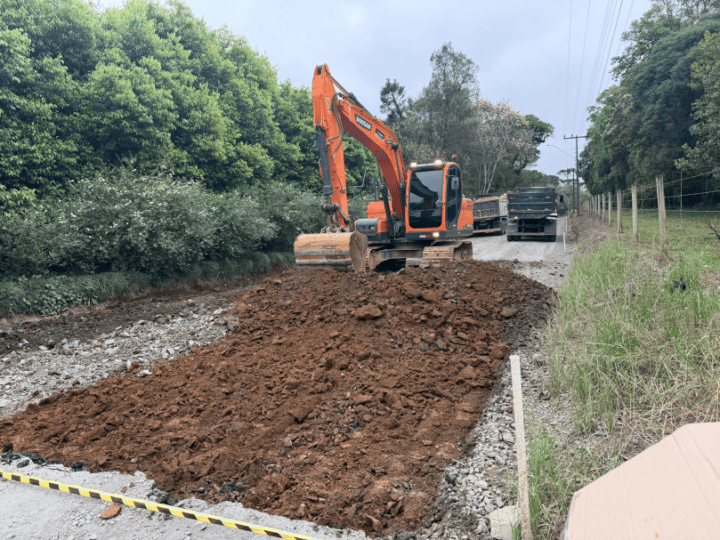 Estrada geral do São Tomaz começa a ser pavimentada
