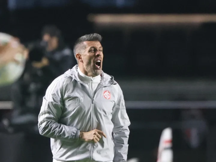Inter demite Paulo Pezzolano após derrota para o São Paulo