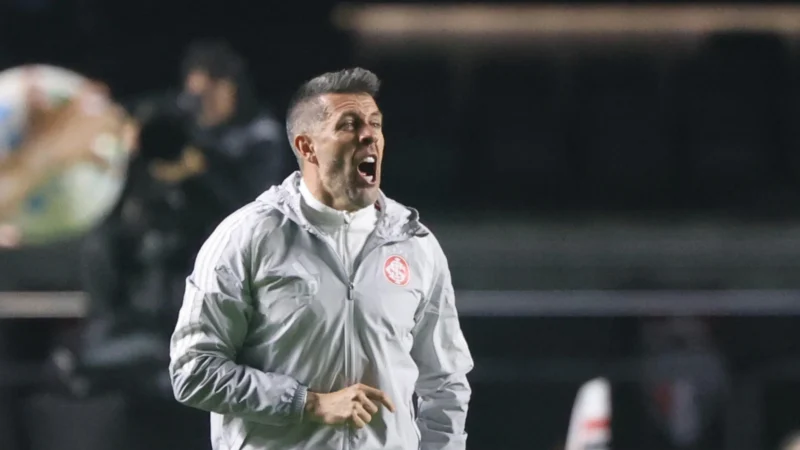 Inter demite Paulo Pezzolano após derrota para o São Paulo
