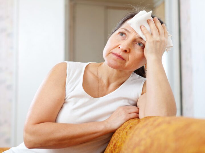 Menopausa altera proteínas no sangue e liga alerta para Alzheimer