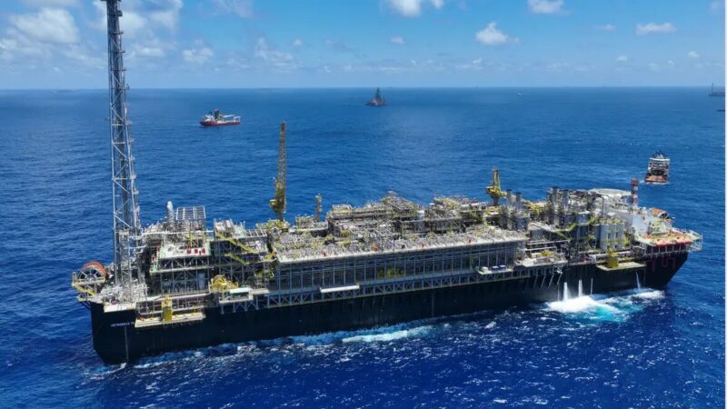Bolsas de Nova York recuam com petróleo em alta e temor inflacionário