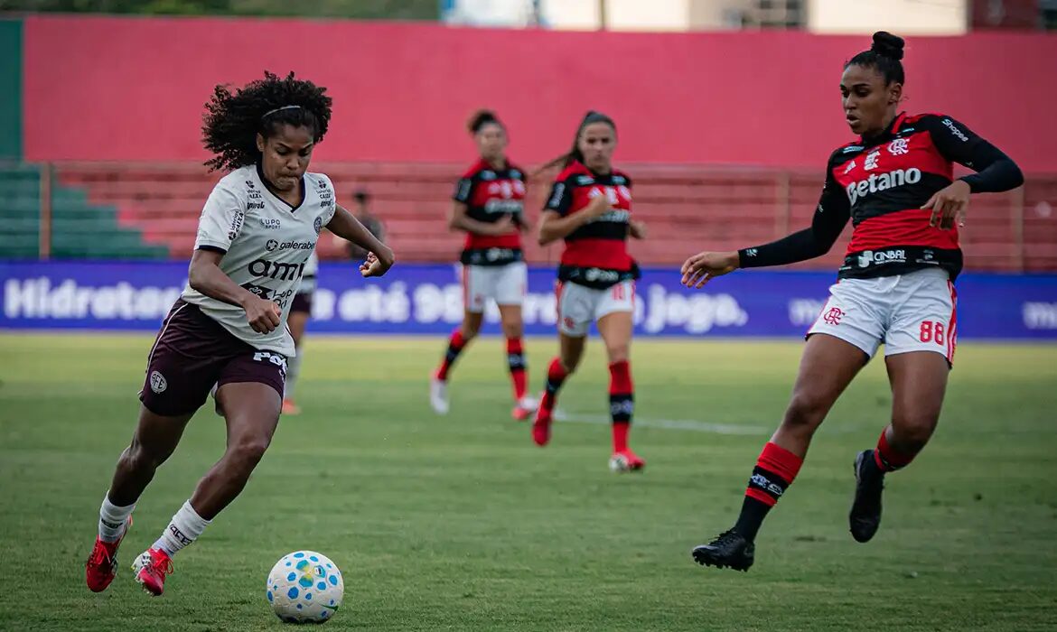 Futebol feminino ganha novas diretrizes legais permanentes no Brasil