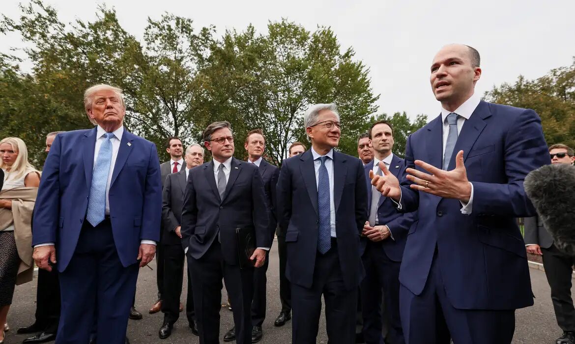 Trump fecha acordo com big techs para autorregulação voluntária da IA