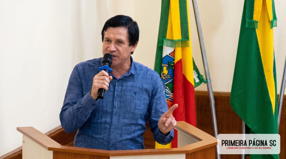 Na tribuna, vereador Pascoal Schultz avalia eleições, cobra recuperação de estradas e critica gestão municipal em Santa Terezinha