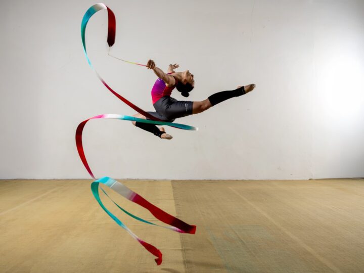 Luana Franceschi disputa Campeonato Estadual de Ginástica Rítmica em Tubarão