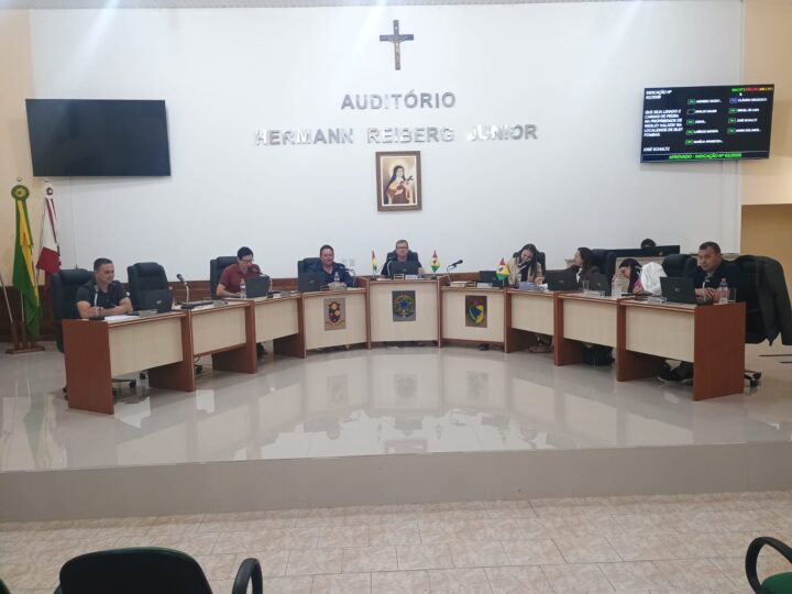 Câmara de Vereadores de Santa Terezinha dá início aos testes de novo painel eletrônico para modernizar sessões