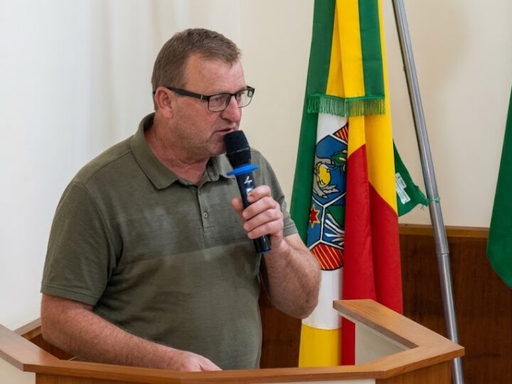 Na Câmara, vereador Claúdio Drozsdek parabeniza servidores, anuncia entrega de implementos e comenta resultado das eleições
