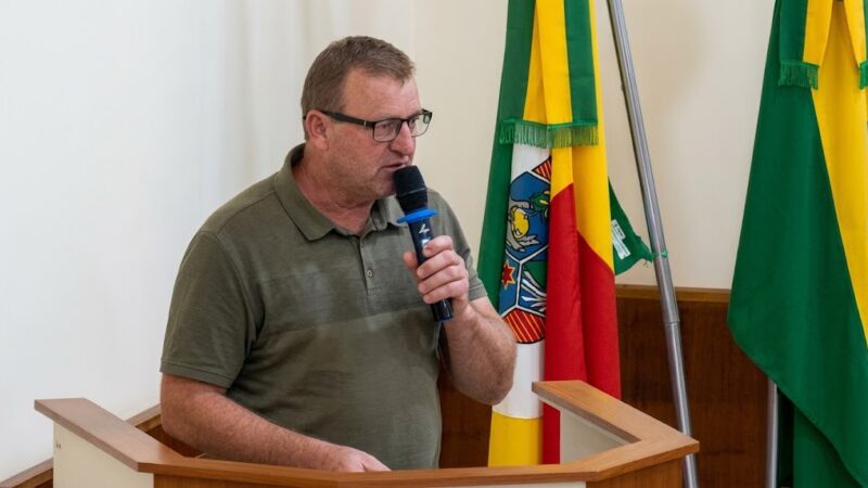 Na Câmara, vereador Claúdio Drozsdek parabeniza servidores, anuncia entrega de implementos e comenta resultado das eleições