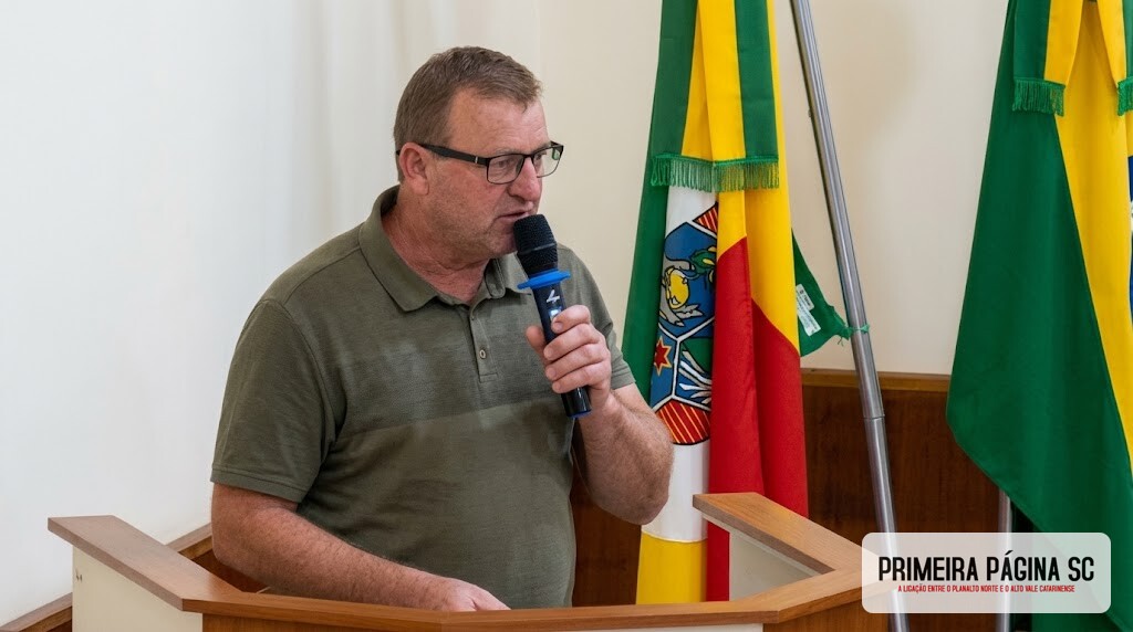 Na Câmara, vereador Claúdio Drozsdek parabeniza servidores, anuncia entrega de implementos e comenta resultado das eleições
