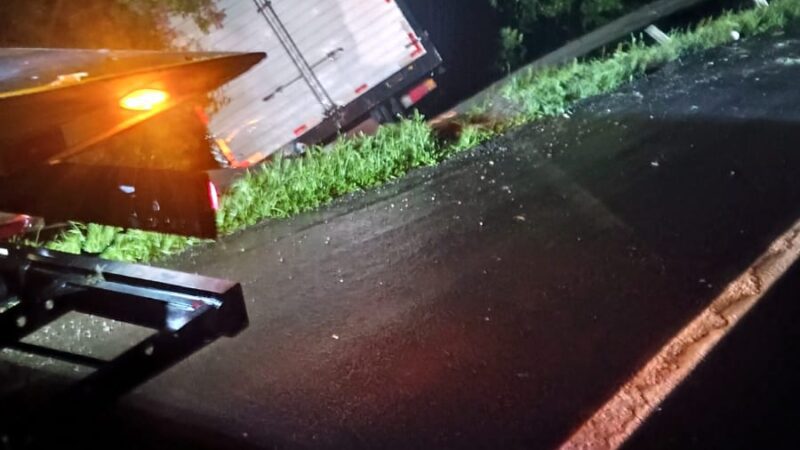 Grave colisão entre carro e caminhão deixa dois feridos na BR-116 em Monte Castelo