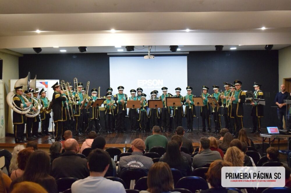 Banda Municipal de Campo Alegre recebe menção honrosa após conquistar títulos em festival regional