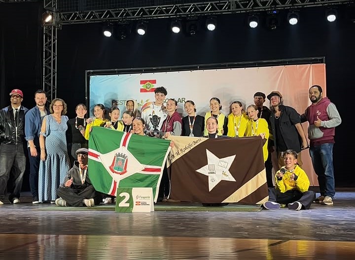 EBM Rodolfo Berti brilha no Dança Catarina e conquista o vice-campeonato regional em Fraiburgo
