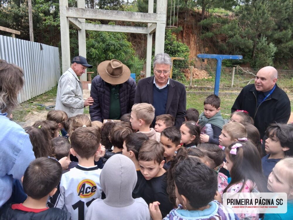 Projeto Zum Zum da Vida leva abelhas sem ferrão às escolas de São Bento do Sul