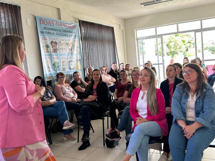 CRAS de Santa Terezinha promove “Café pela Vida” em alusão ao Outubro Rosa