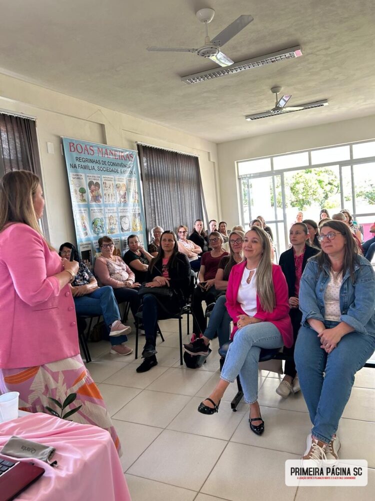 CRAS de Santa Terezinha promove “Café pela Vida” em alusão ao Outubro Rosa
