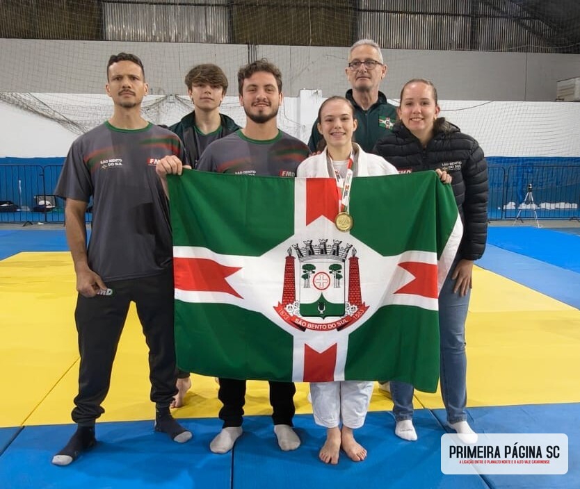 Maria Clara Nielsen conquista medalha de ouro no judô da Olesc e coloca São Bento do Sul no lugar mais alto do pódio