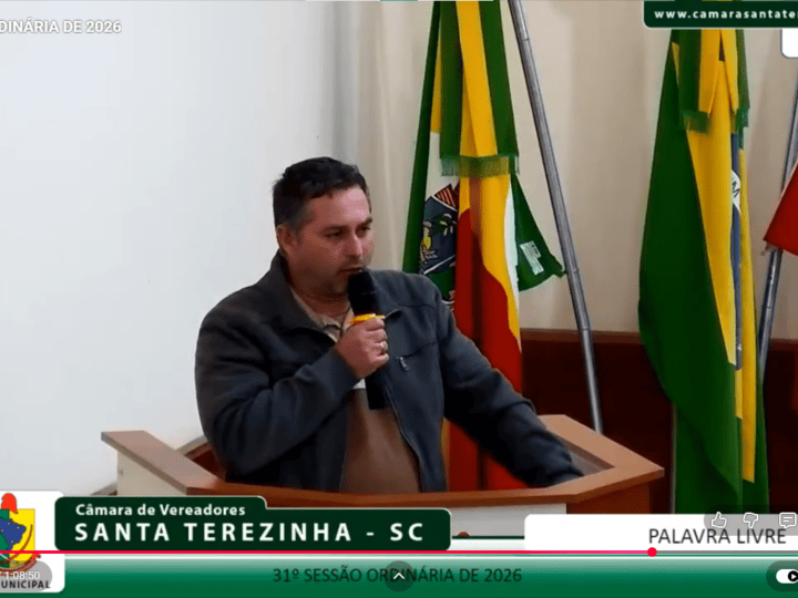 Na tribuna da Câmara, vereador Laércio Batista agradece votos a candidatos apoiados em Santa Terezinha