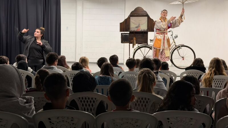 Outubro Teatral leva 18 apresentações gratuitas a escolas públicas de São Bento do Sul
