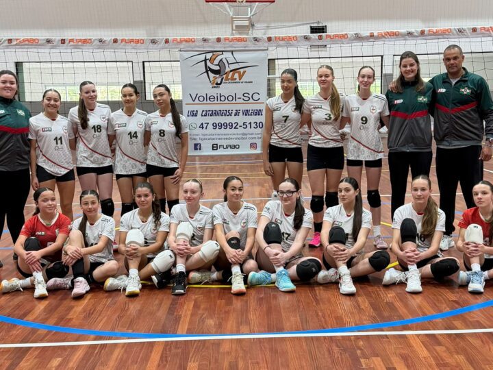 Equipe Sub 15 de Voleibol encerra etapa em terceiro lugar e aposta no potencial das jovens atletas