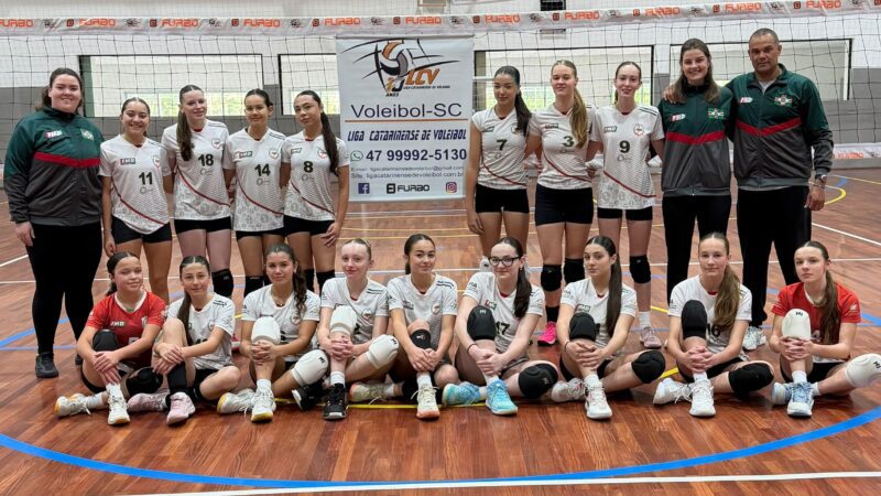 Equipe Sub 15 de Voleibol encerra etapa em terceiro lugar e aposta no potencial das jovens atletas