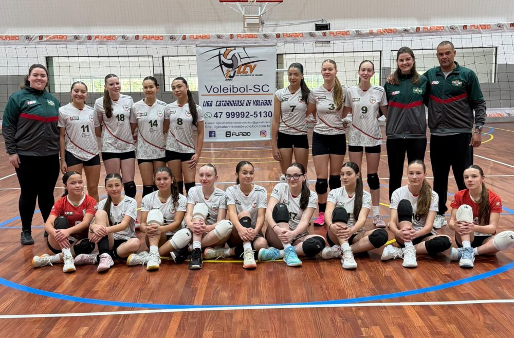 Equipe Sub 15 de Voleibol encerra etapa em terceiro lugar e aposta no potencial das jovens atletas