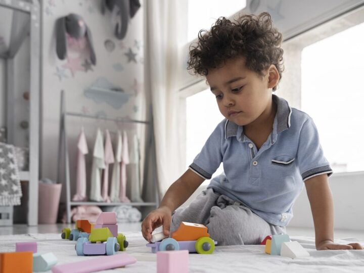 Ter amigo imaginário na infância eleva sensação de presença