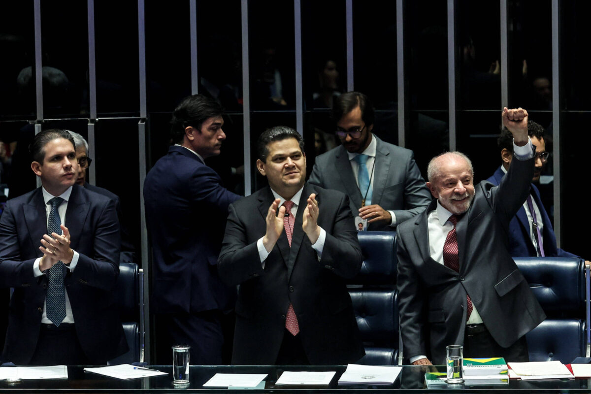 Alcolumbre adia PEC da segurança para depois do segundo turno