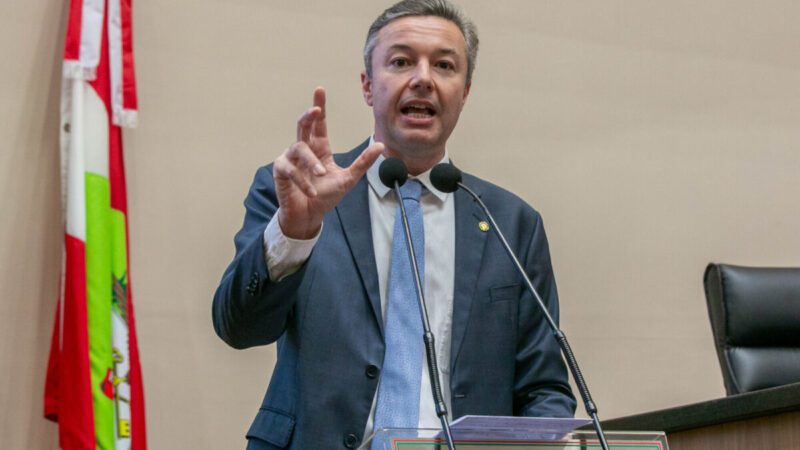 Plenário debate novas regras para compras públicas em Santa Catarina