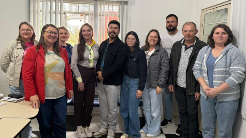 Santa Terezinha une forças na educação para a construção do Plano Municipal da Primeira Infância