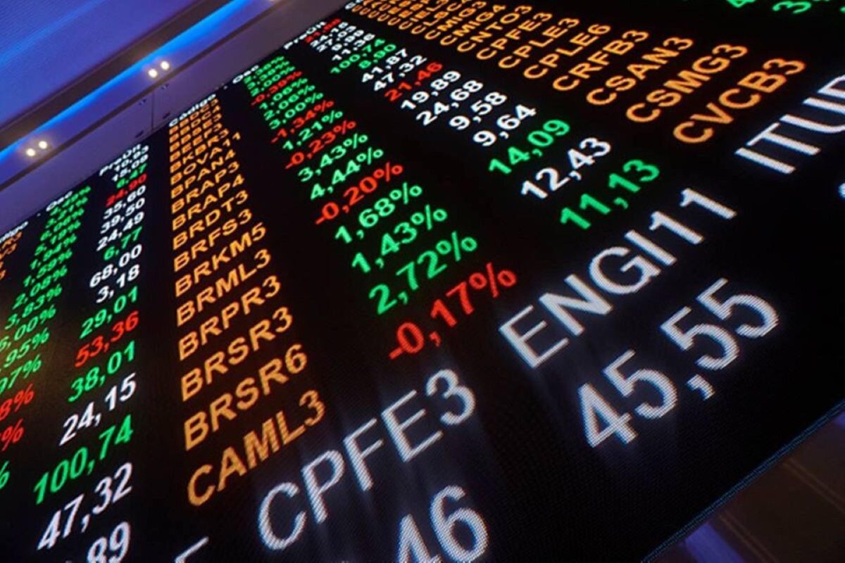 Ibovespa sobe de leve com foco em pesquisas e petróleo forte