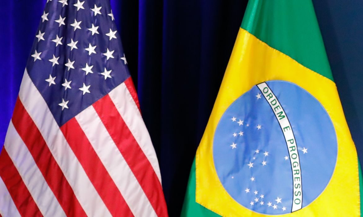 Brasil e Estados Unidos criam comissão para debater sobretaxas