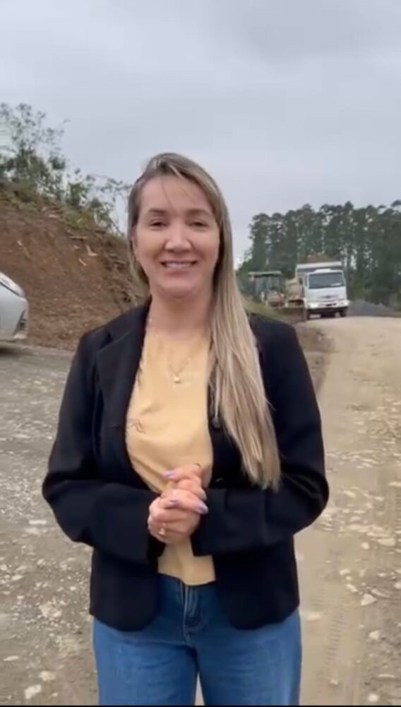 TRANSFORMAÇÃO URBANA E DIGNIDADE: PREFEITURA DE SANTA TEREZINHA ANUNCIA ASFALTO NOVO E AMPLIAÇÃO DA REDE DE ÁGUA TRATADA
