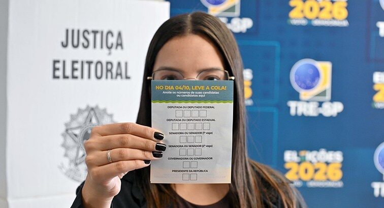 Celular, colinha e documentos: entenda o que pode levar para votar nas Eleições 2026