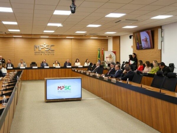 MPSC recebe projeto-piloto do CNMP para correições integradas