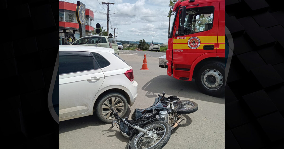 Colisão frontal entre carro e moto mobiliza bombeiros em Mafra