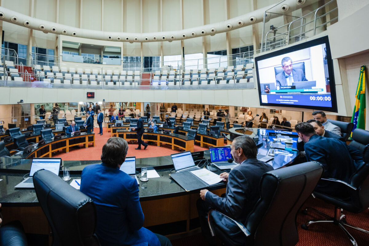 Alesc retoma sessões plenárias após o primeiro turno das eleições 2026