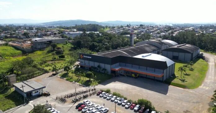 Indústria de SC supera crise petroquímica e mira salto financeiro
