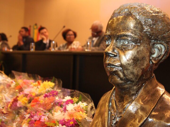 Dia do professor: o pioneirismo de Santa Catarina e Antonieta de Barros