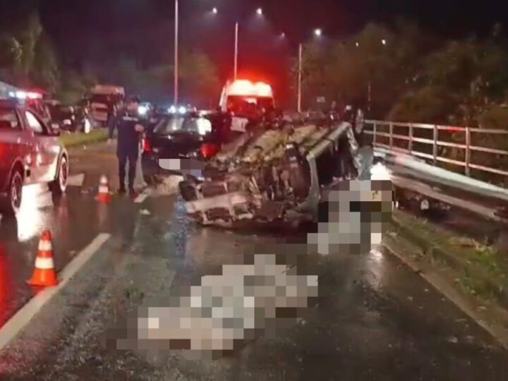 Colisão grave deixa dois jovens mortos em Blumenau
