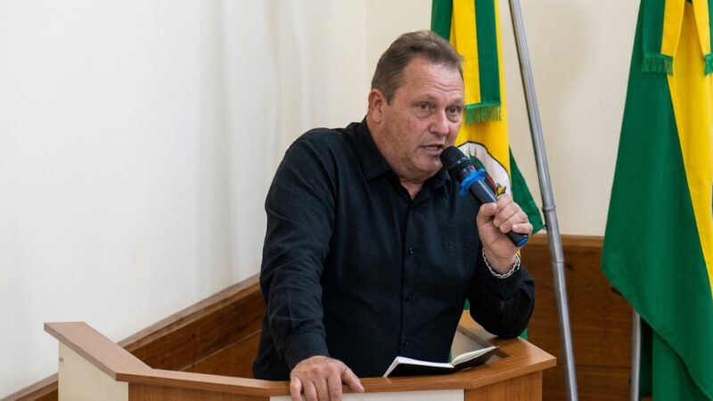Evaldo Bauer cobra explicações sobre frota sucateada e sugere “estágio” a secretário de Obras em municípios vizinhos