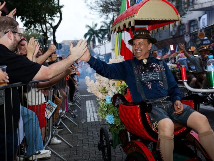 Governador participa da Oktoberfest Blumenau e reforça tradição