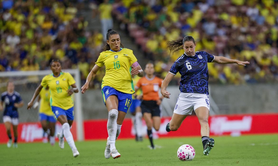 Seleção feminina empata com a argentina no pernambuco