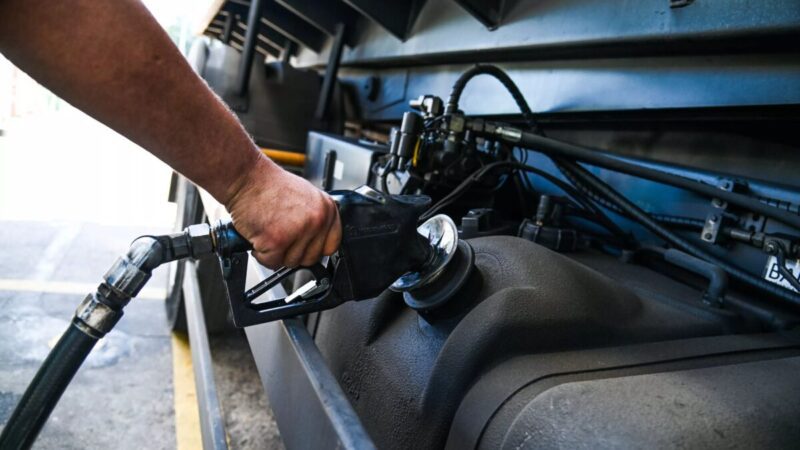 Guerra afeta oferta de diesel e preocupa agricultores no RS