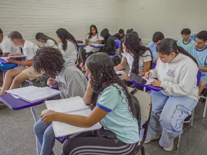 Expectativas de alunos para 2027 focam em melhorias no ensino