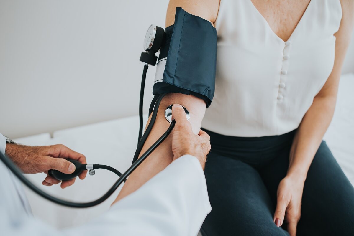 Pressão alta atinge 37% dos adultos e maioria desconhece o quadro